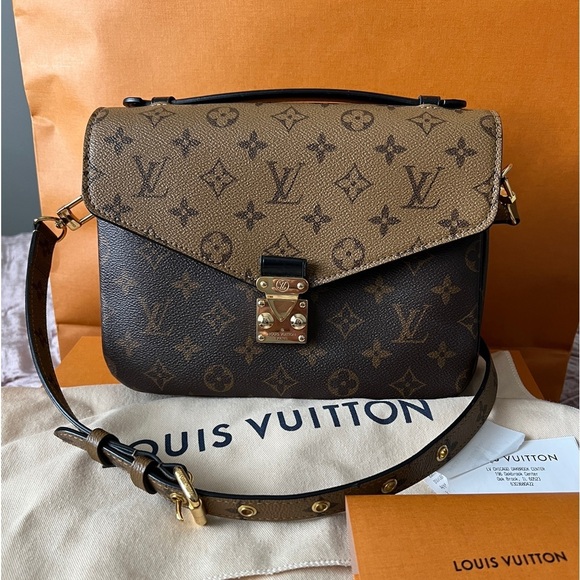 👜 100% Authentic Louis Vuitton Pochette Métis in Monogram Reverse Canvas